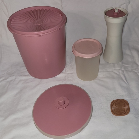 Tupperware Storage and Serving Pink Bundle - Picture 1 of 6